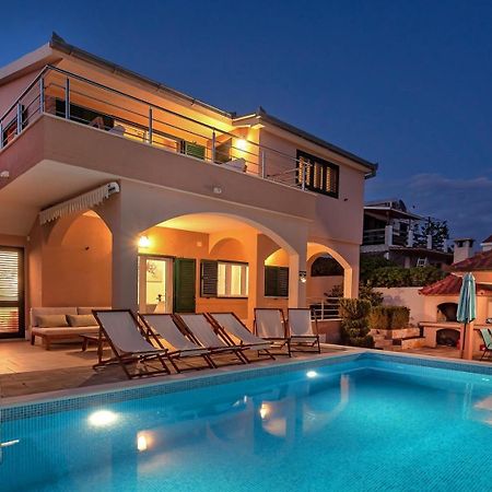 Sea Flower Beachfront Villa Sevid Esterno foto