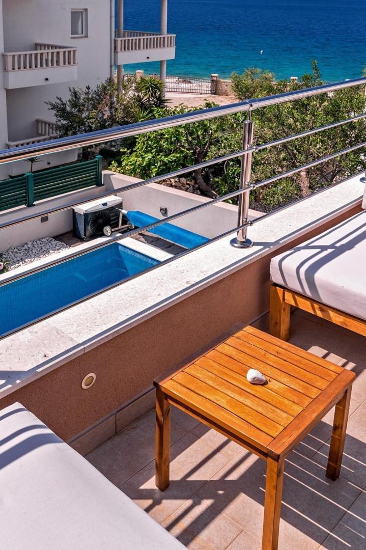 Sea Flower Beachfront Villa Sevid Esterno foto