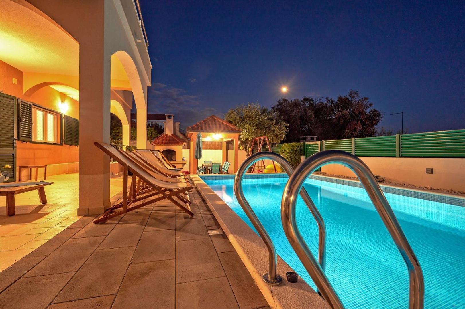 Sea Flower Beachfront Villa Sevid Esterno foto