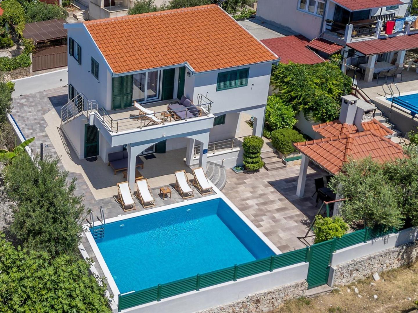 Sea Flower Beachfront Villa Sevid Esterno foto