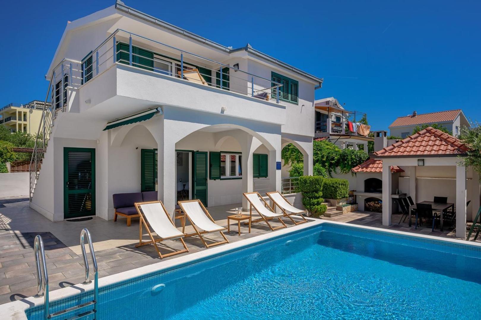 Sea Flower Beachfront Villa Sevid Esterno foto
